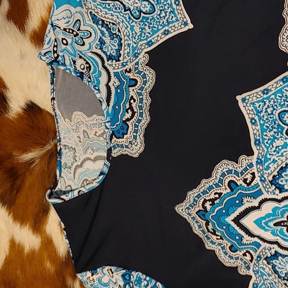 3/$30 Blue Paisley Blouse Sz Med - Picture 3 of 5